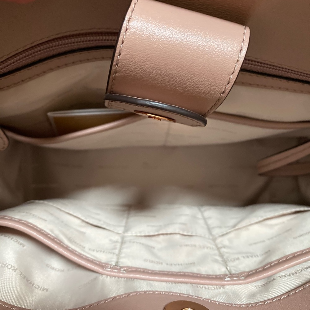 Michael Kors Medium Bag Blush/Rose Gold EUC - Picture 9 of 9